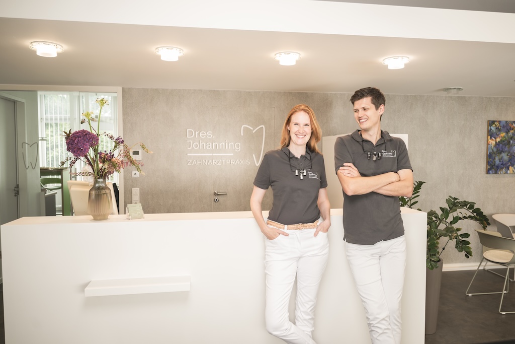 Dr. Marvin und Dr. Sophie Johanning an Emfpang